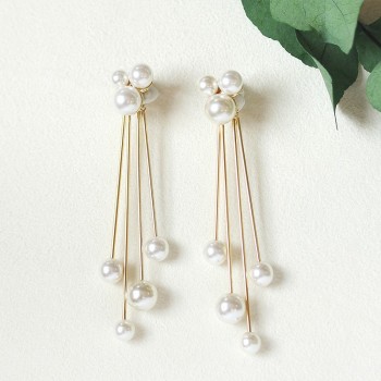 Cloudpearlpierced earring