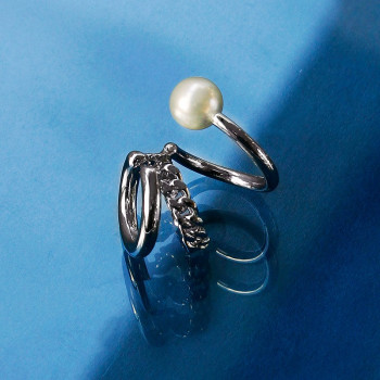 triple pearl earcuff